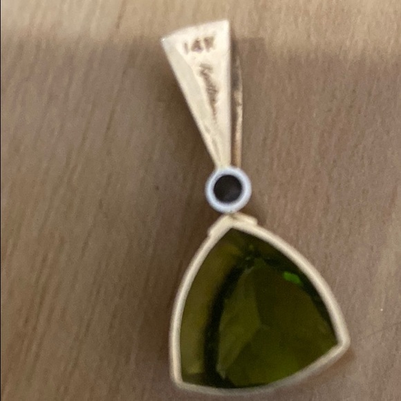 Peridot and diamond 14k gold charm - Picture 2 of 6